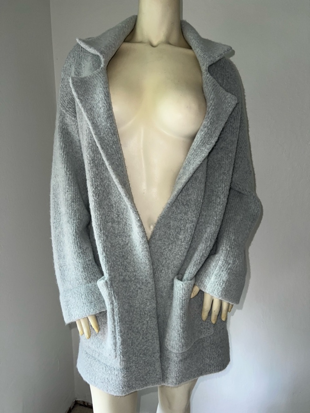 Thread & Supply Light Gray Knit Open Cozy Oversized Cardigan. Size XS.